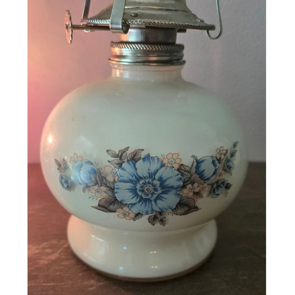 Vintage Lamplight Farms Oil Lamp Blue Floral Milk Glass Princess House‎ Chimney